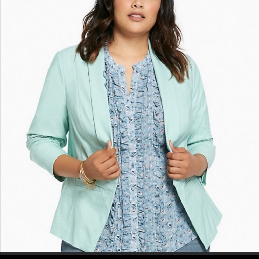 TORRID Cut Away Blazer in mint 4x